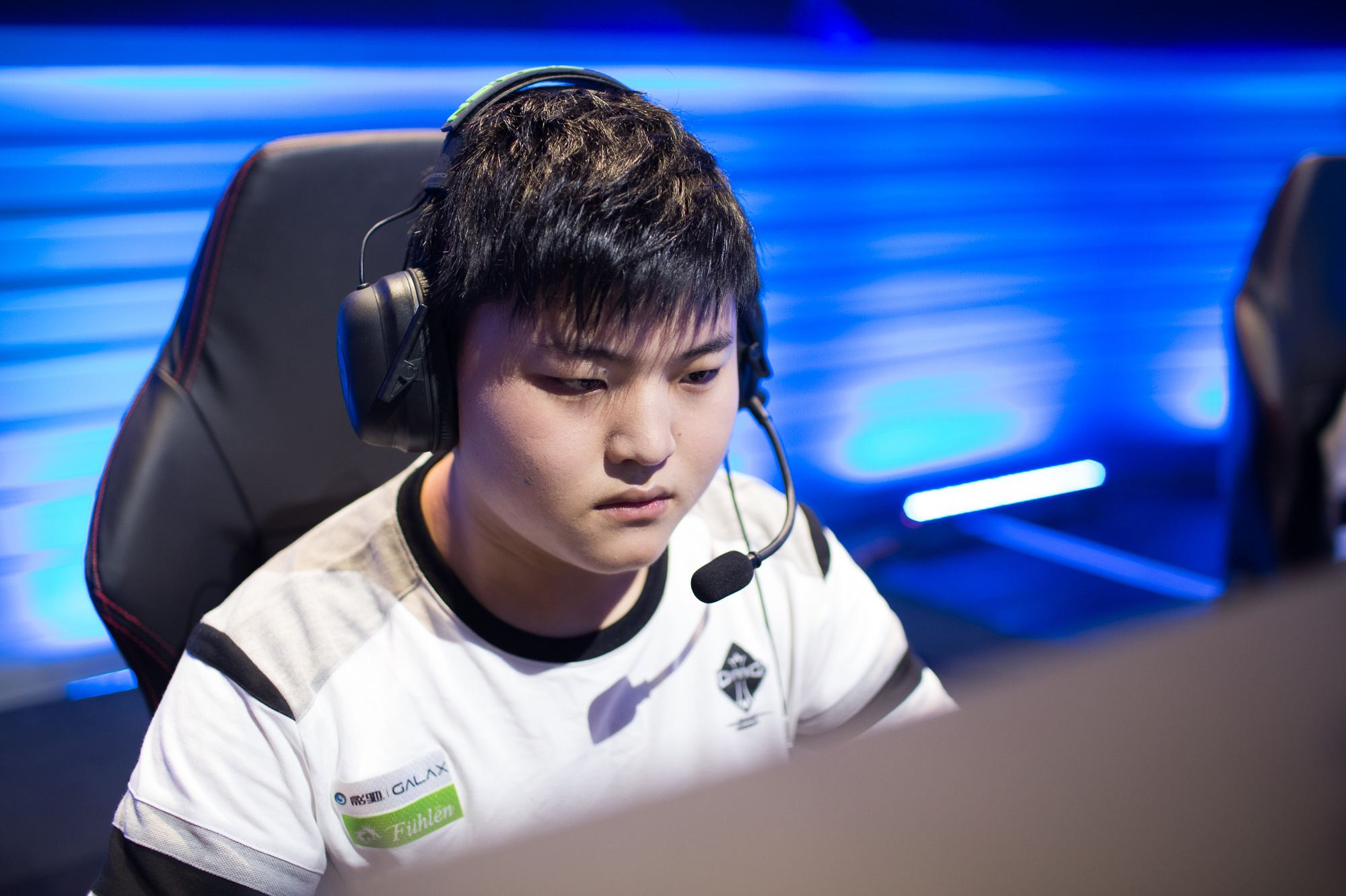 诗雯便曾通 诗雯便曾通