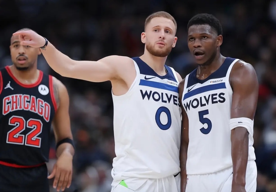 在弱侧低位 在弱侧低位